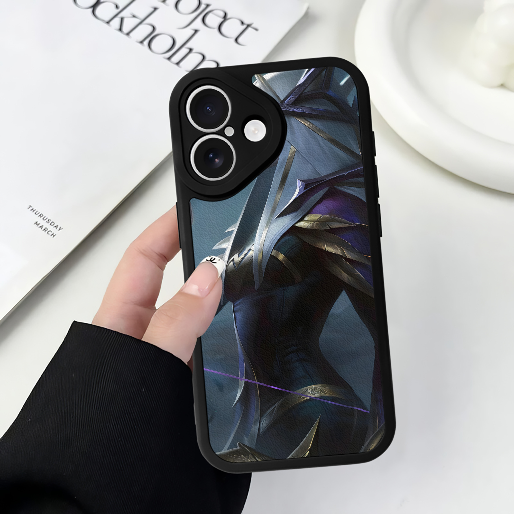 （画像用） リーグ・オブ・レジェンド League of Legends LOL 【iPhone 16シリーズ対応】シリコンスマホケース（レザー調） 材質：シリコン